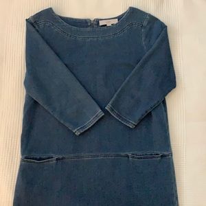 Chambray dress with 3/4 quarter sleeves and front pockets